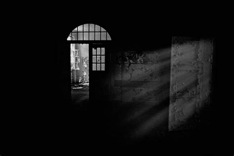 secrets  film noir photography light stalking