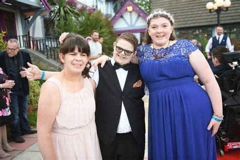 Fantastic pictures of Ganton School pupils celebrating their 2019 prom - Hull Live