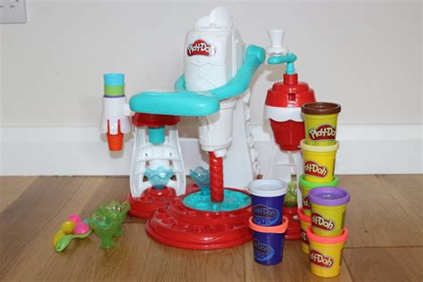 Play-Doh Kitchen Creations Ultimate Swirl Ice Cream Maker review