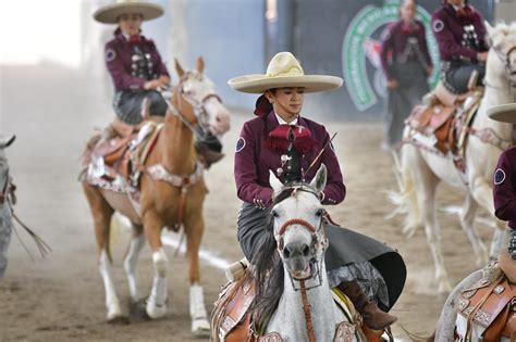 Equipo Rg Triunfa En Charreada Nocturna Octopus M Xico