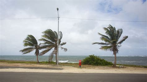 Temp Te Fiona La Guadeloupe Plac E En Vigilance Rouge Fortes Pluies