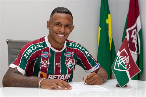 Liberado Marquinhos Aparece No Bid E Pode Estrear Pelo Fluminense