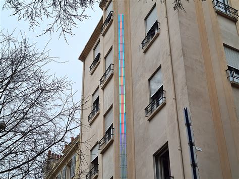 Les rayons colorés de la place du Lycée Thiers par Nathanaël Abeille