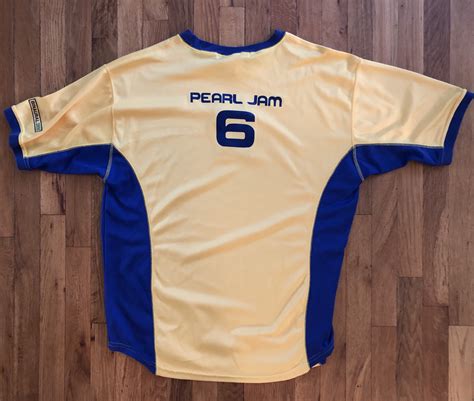 FOR SALE: 2000 Binaural Tour Soccer Jersey XL — Pearl Jam Community