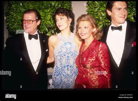 1992; Hollywood, CA, USA; ROGER MOORE with his wife LUISA and children ...