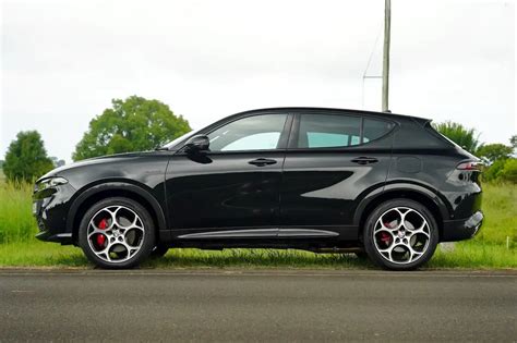 2025 Alfa Romeo Tonale Veloce PHEV Review | OnlineAuto.com.au