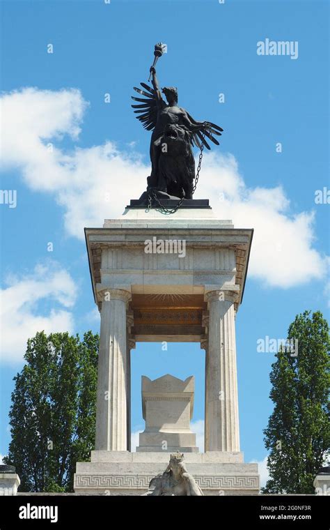 Lajos Kossuth Mausoleum Hi Res Stock Photography And Images Alamy