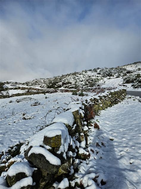 Queda De Neve Fecha Estradas No Maci O Central Da Serra Da Estrela Nit