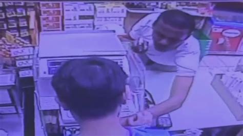 Armed Brooklyn Bodega Robber Caught On Surveillance Camera Abc7 New York