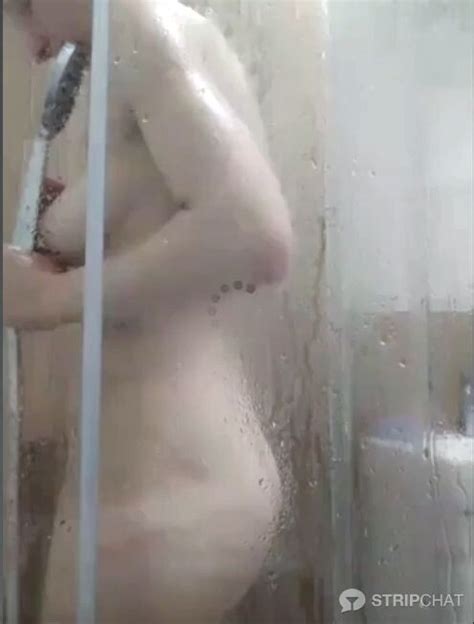 Olenka Naked Shower Show With Lush Inside