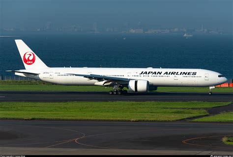 JA731J Japan Airlines Boeing 777 346ER Photo By CWong ID 1471301