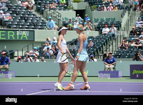 Martina hingis vertical fotografías e imágenes de alta resolución Alamy