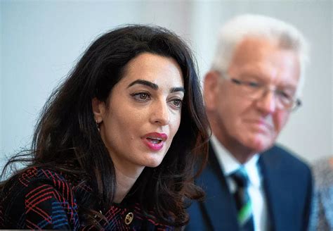 Prominente Anw Ltin Weshalb George Clooneys Frau Amal Beim Prozess