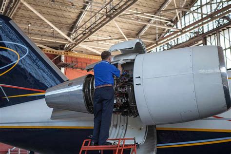 Ingénieur Ingénieure aéronautique et aérospatial métier études