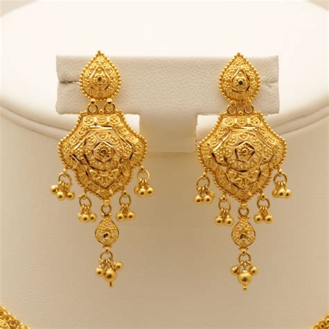 Gold heavy earrings sets - Fashion Beauty Mehndi Jewellery Blouse Design