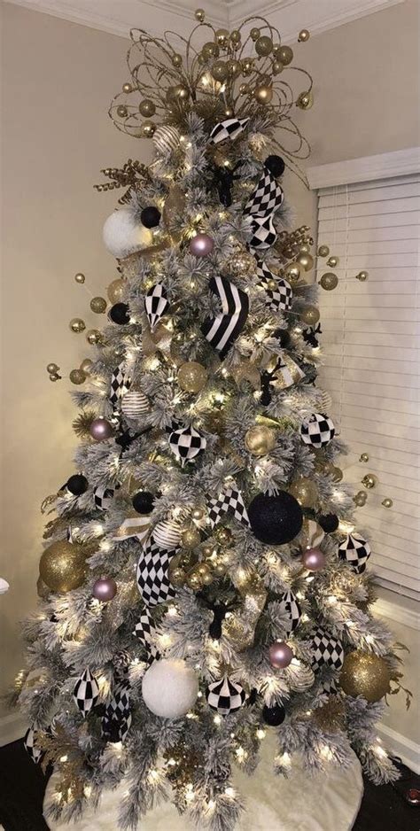 Black and Gold Christmas Tree Decor