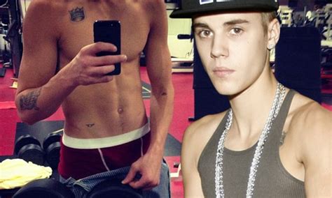 Justin Bieber Flexes His Muscle In Shirtless Snap At The Gym Trying To Get Sexy For The Ladies