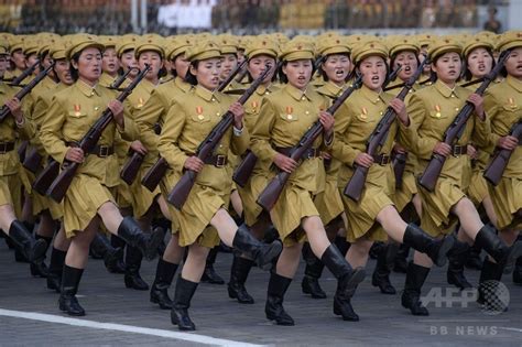 軍事力誇示する北朝鮮のパレード、中国との友好関係も演出 写真24枚 国際ニュース：afpbb News