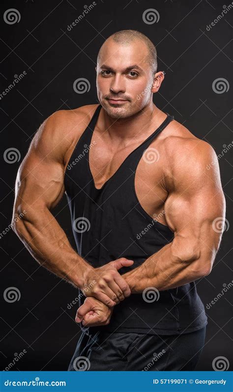 Homem Forte Imagem De Stock Imagem De Muscular Corpo