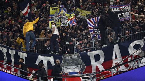 Om Psg Les Supporters Parisiens Interdits De D Placement