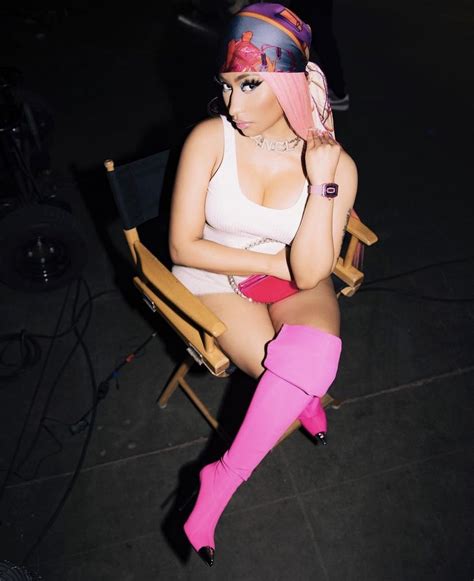 Pop Base On Twitter Nicki Minaj Is Stunning In New Instagram Photos