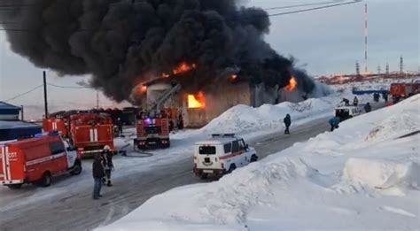 Rusia Incendiu De Amploare La Un Depozit Cu Zeci De Camioane N