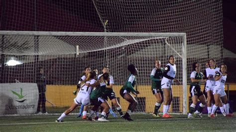 Derrota Del Valencia Cf Femenino En Copa Contra El Cp Cacere O Femenino