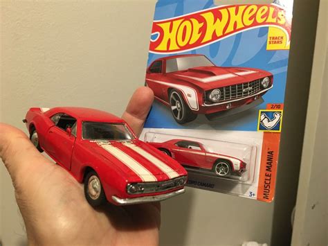 Famoso Carro Chevrolet Camaro Da Sunnyside Raro E Um Hot Wheels Lacrado Red Cars Brinquedo