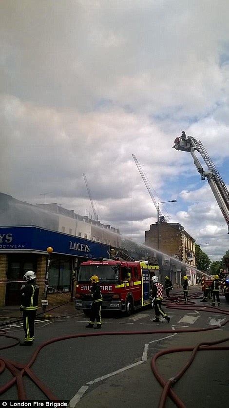 Hackney Fire Is Visible Across London As 1 Man Is Hospitalised Daily