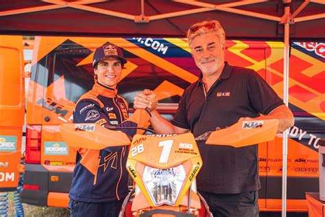 Josep García renueva su contrato con Red Bull KTM Factory Racing