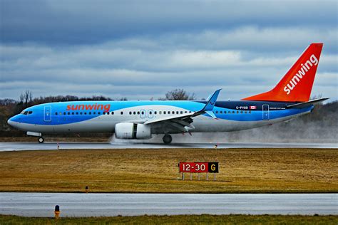 C FYSD Sunwing TUI C FYSD Boeing B 737 8K5 SW Sunw Flickr