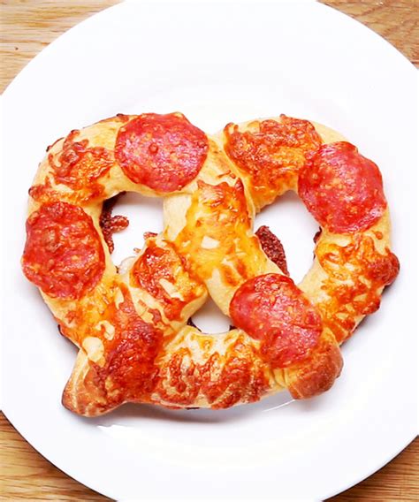 Pizza Pretzel - Recipes - SavingsMania