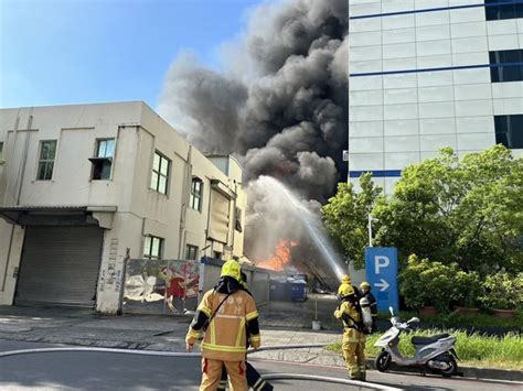 快訊／楠梓加工區「世界級壓克力工廠」大火 現場傳出爆炸聲 Ettoday社會新聞 Ettoday新聞雲