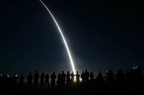 US launches ICBM into Pacific Ocean