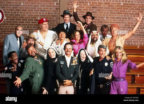 The cannonball run 1981 burt reynolds hi-res stock photography and ...