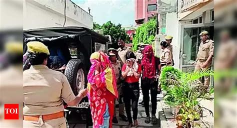 Sex Racket Busted In Varanasi Arrested Varanasi News The Times Of India