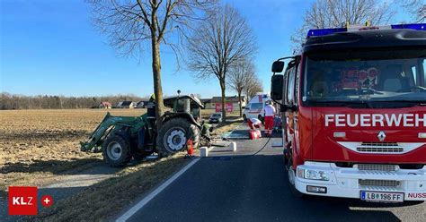 Unfall Auf Der B 67 Traktorfahrer Krachte In Einen Baum Und Wurde