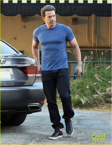 Ben Affleck S Batman Body Is Buff Beyond Belief Photo Ben