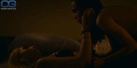 Ellen Page Nude Pictures Photos Playboy Naked Topless Fappening