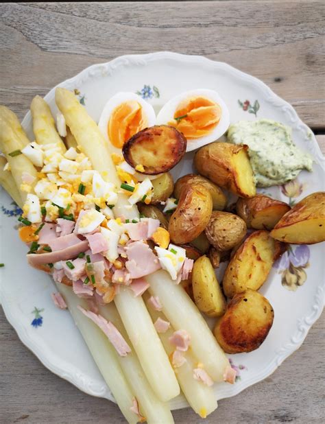 Asperges Met Ham En Ei Klassiek Recept Lekker Eten Eten Recepten En