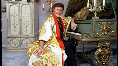 20 Fascinating Facts About Liberace - Facts.net