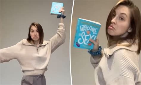 The Bachelor S Alex Nation Dances As She Gives Son First Book About Sex Daily Mail Online