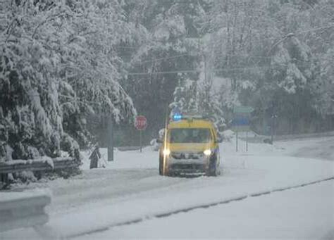 Meteo Neve E Gelo Pronti A Colpire Anche L Italia Fiocchi In Pianura