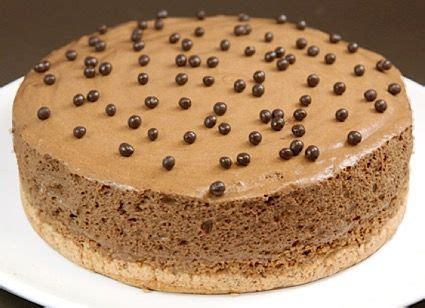 Le noisetier ou gâteau mousse au chocolat praliné est un gâteau