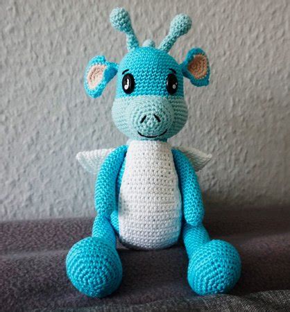 Amigurumi Drache Drachi häkeln Schritt für Schritt Anleitung