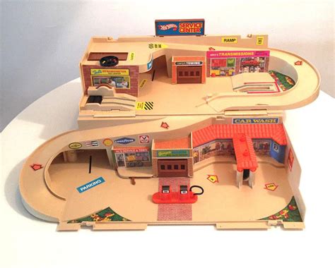 Vintage Mattel Hot Wheels Sto Go Service Center Car Wash Play Set
