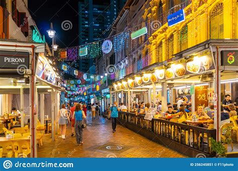 Chinatown District in Singapore World Famous Shopping Destination ...