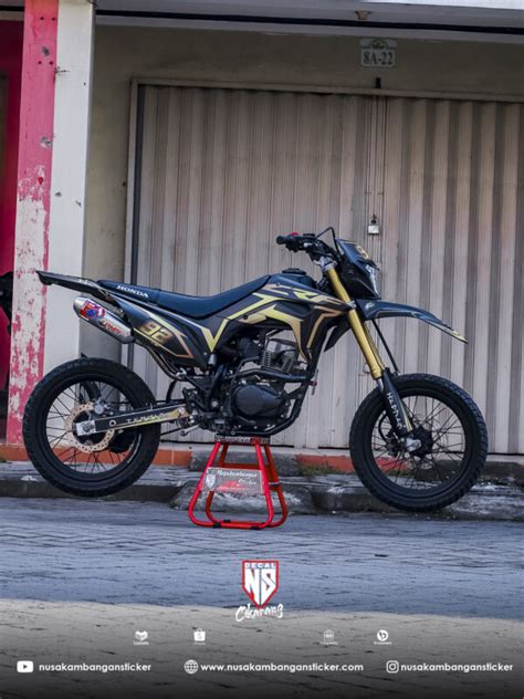 Cutting CRF 150 L Hitam Grafis Gold Striping Decal Sticker Wrapping