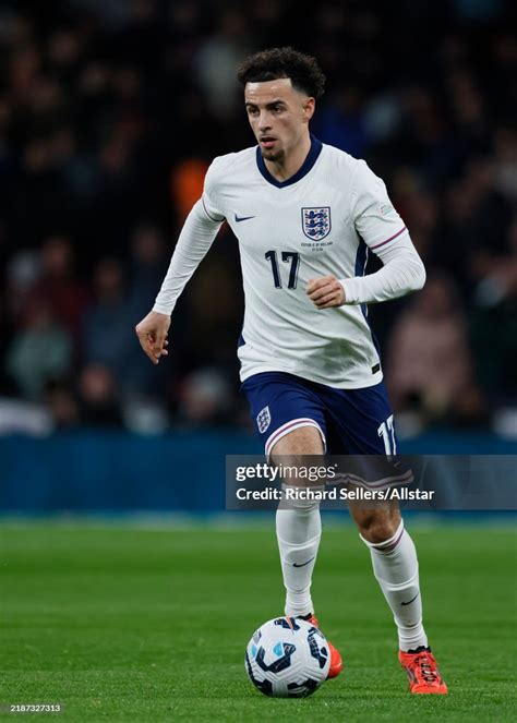 curtis jones  england drives  ball   afc champions