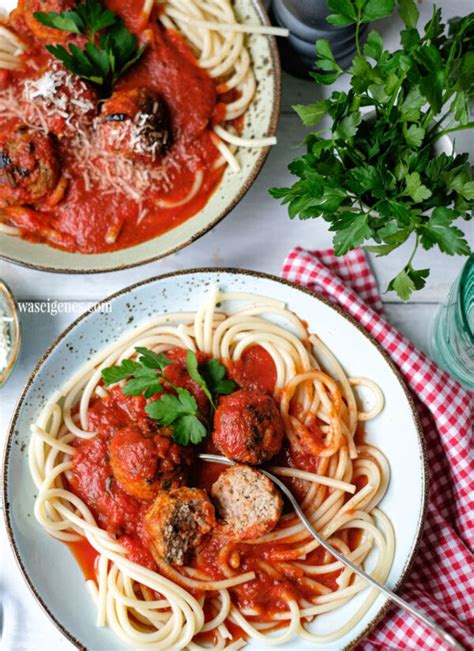 Spaghetti Mit Saftigen Hackb Llchen In Tomatenso E